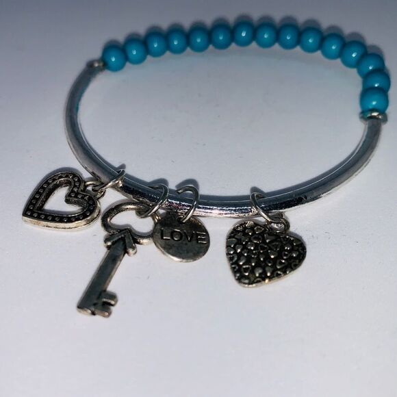 (U2) Turquoise Heart & Key Bracelet - Picture 4 of 4